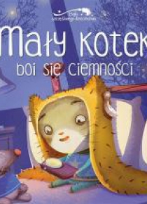 Mały kotek boi się ciemności