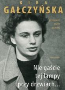 Nie gaście tej lampy przy drzwiach...