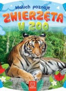 Maluch poznaje zwierzęta w zoo